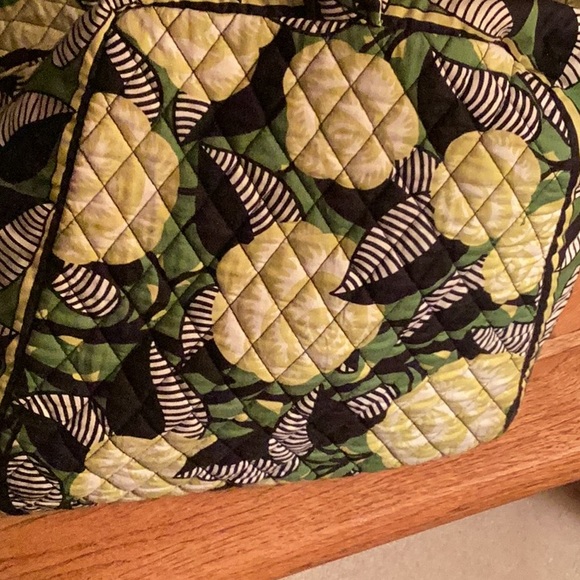 Vera Bradley large tote in green/black/white floral - Picture 4 of 5